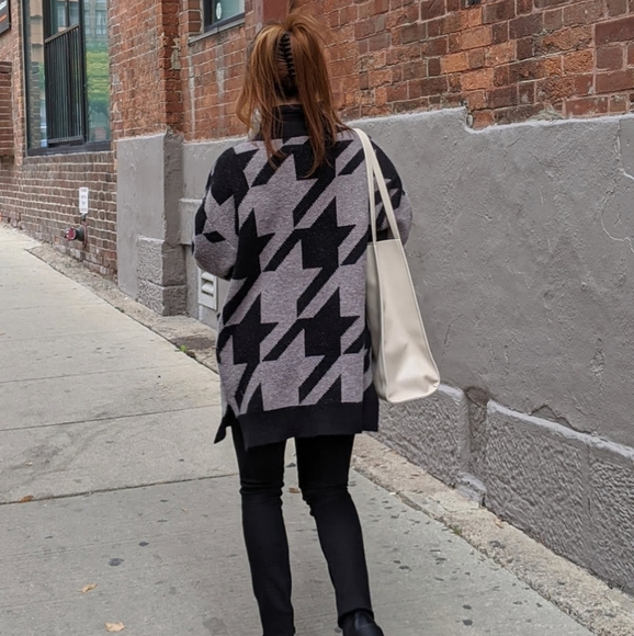 Meet your Posher, Chloe :) - Picture 1 of 3